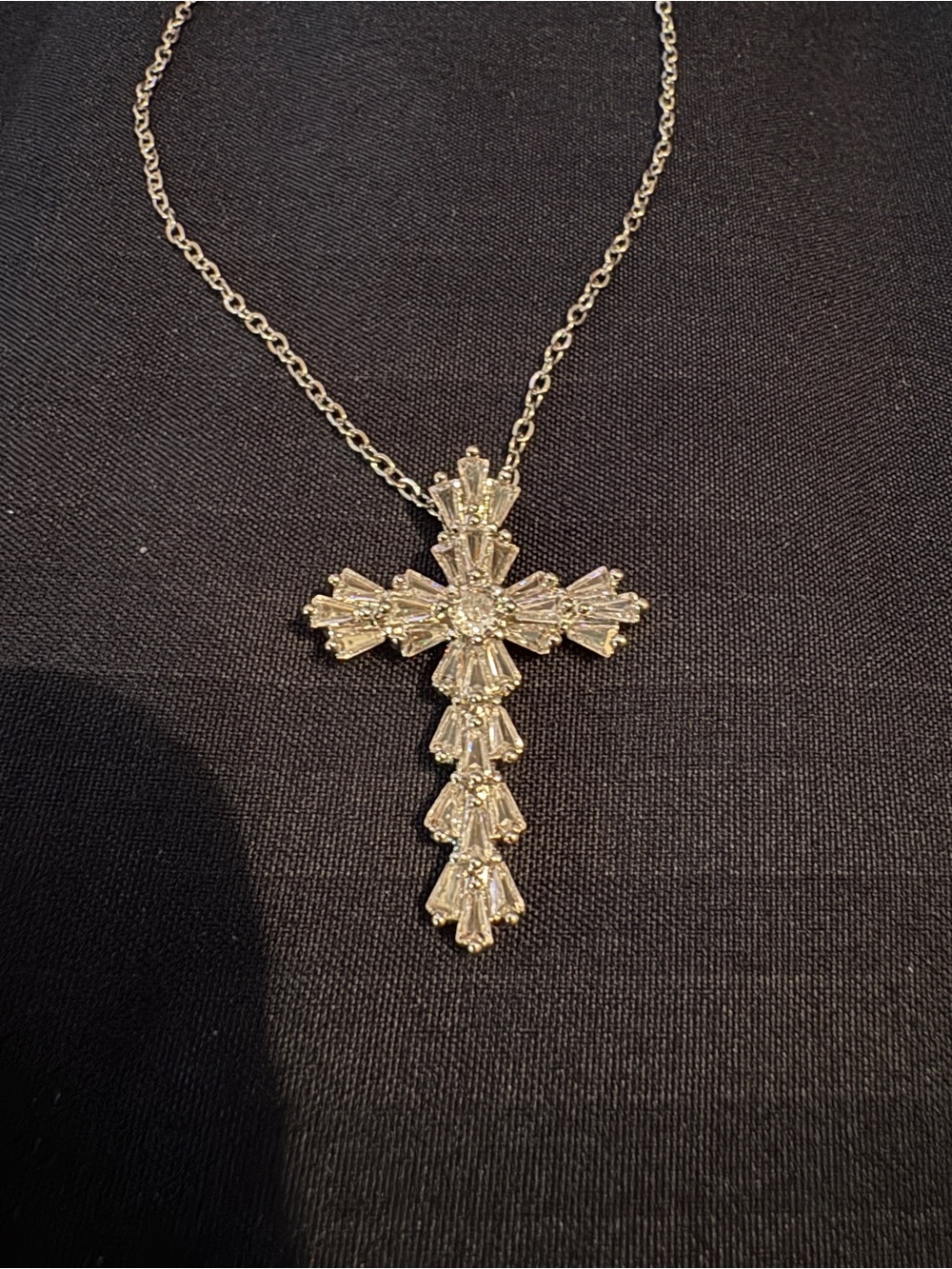 Elegant Silver Cross Pendant Necklace with Clear Stones